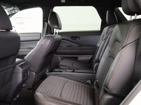 New 2025 Nissan Pathfinder Rock Creek image 28
