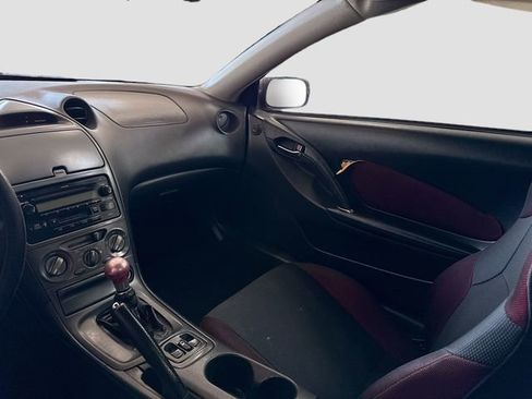 Used 2003 Toyota Celica GT FWD image 21