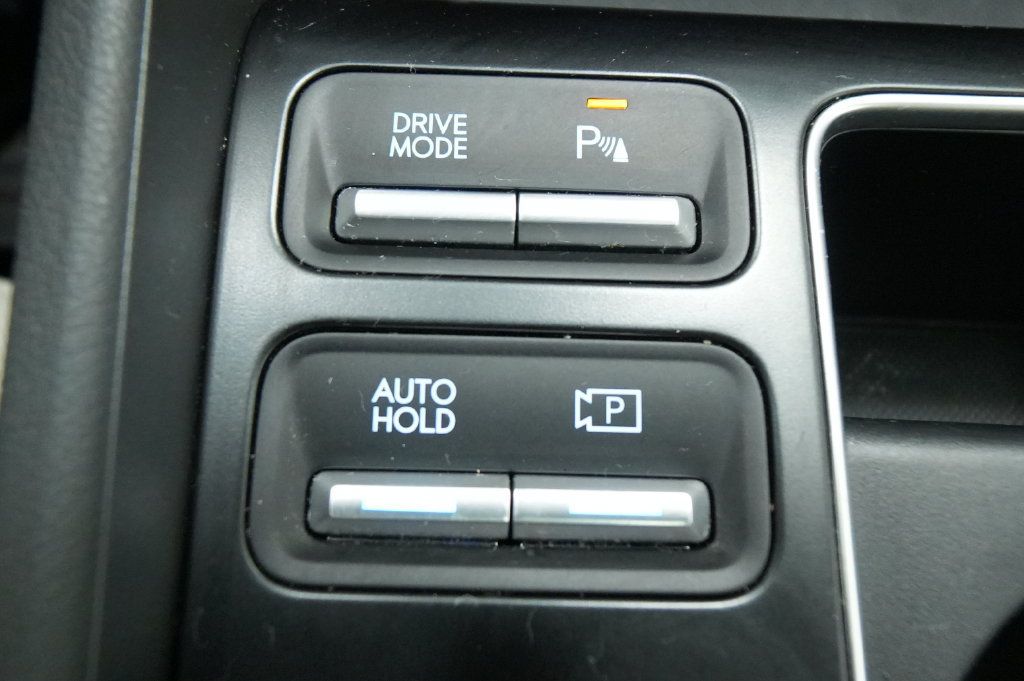 Used 2025 Hyundai Sonata Limited FWD image 34