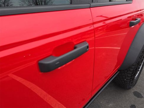 Used 2024 Ford Bronco Badlands w/ Sasquatch Package image 13