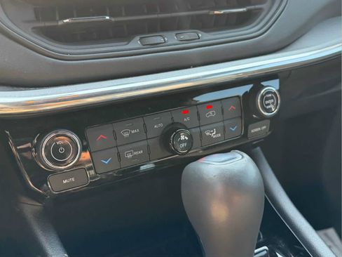 Used 2023 Jeep Compass High Altitude AWD/4WD image 17