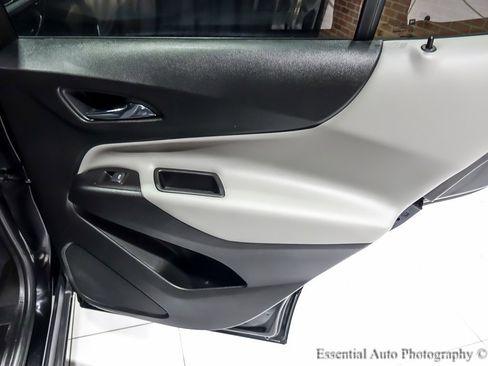 Used 2020 Chevrolet Equinox LS w/ LS Convenience Package image 28