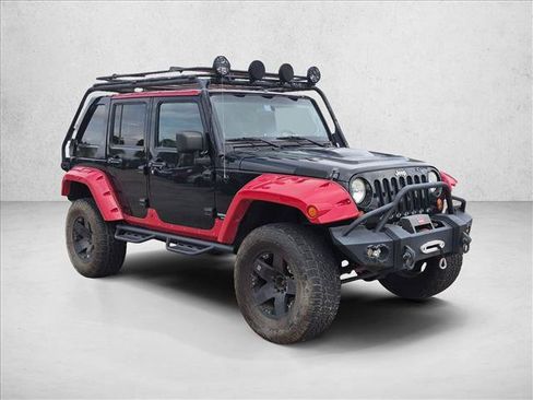Used 2010 Jeep Wrangler Unlimited Sahara w/ Trailer Tow Group AWD/4WD image 3