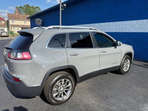 Used 2020 Jeep Cherokee Latitude Plus w/ Cold Weather Group AWD/4WD image 19
