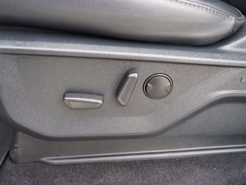 Used 2025 Ford F150 Lariat w/ Equipment Group 501A Mid image 14