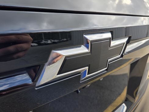 Used 2024 Chevrolet Traverse RS FWD image 30