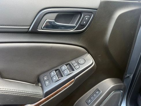 Used 2020 Chevrolet Suburban LT AWD/4WD image 12