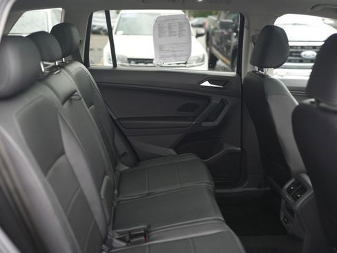 Used 2020 Volkswagen Tiguan SE w/ Panoramic Sunroof Package AWD/4WD image 22