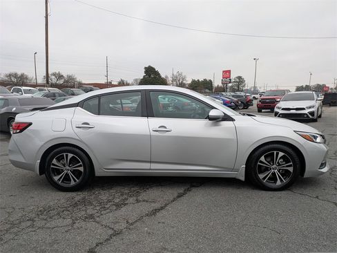 Used 2020 Nissan Sentra SV image 4