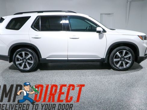 Used 2025 Honda Pilot Touring image 6