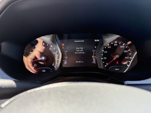 Used 2025 Jeep Compass Sport image 26