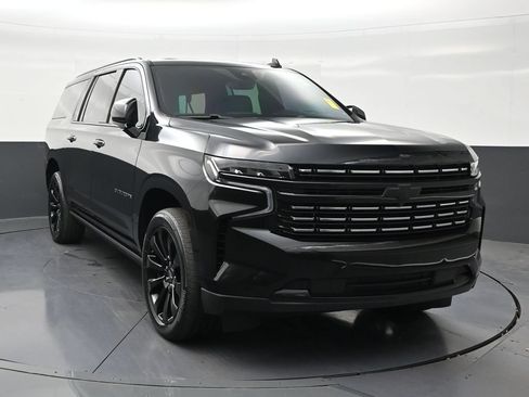 Used 2024 Chevrolet Suburban Premier w/ Premium Package RWD image 7