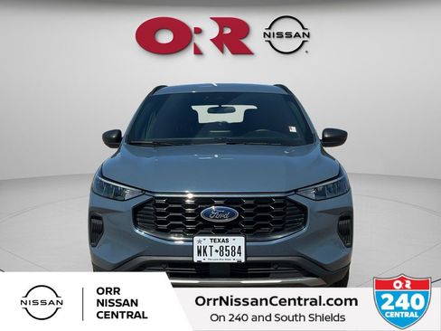 Used 2025 Ford Escape ST-Line FWD image 2
