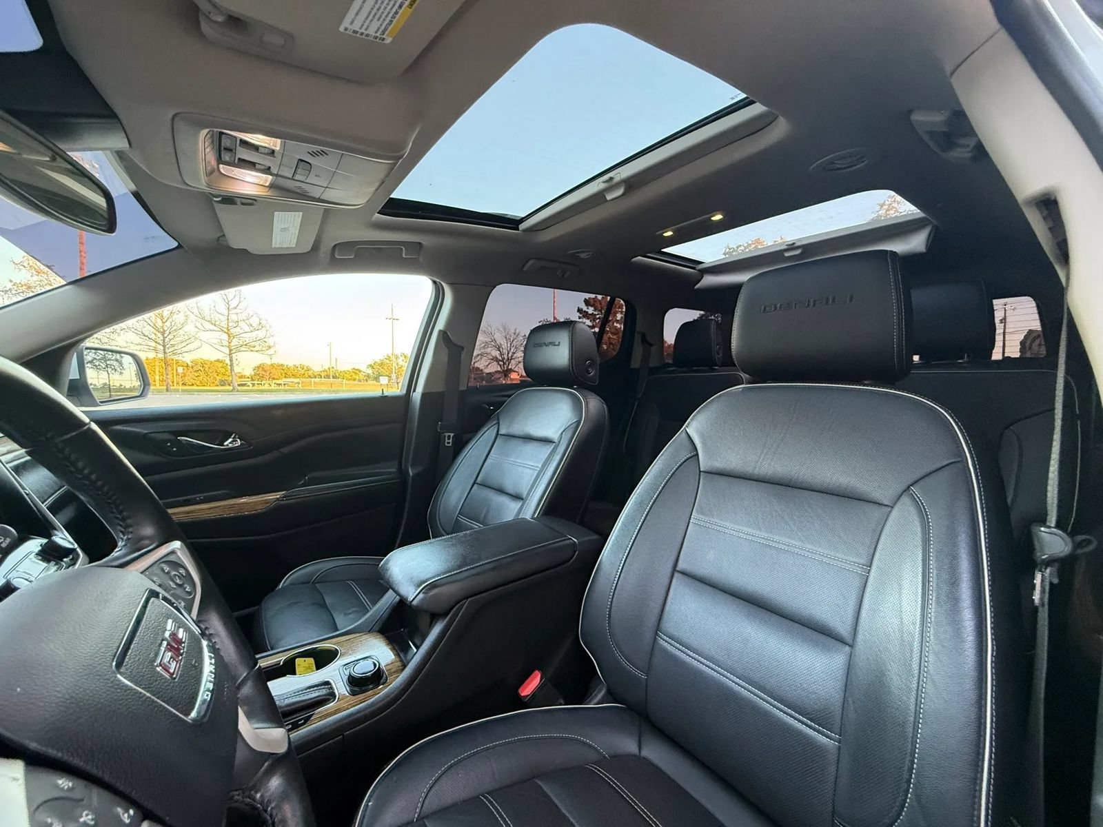 Used 2019 GMC Acadia Denali w/ Technology Package FWD image 22