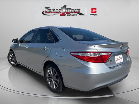 Used 2016 Toyota Camry SE w/ Moonroof Package FWD image 8