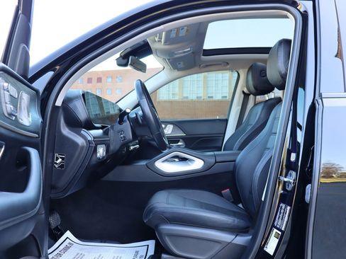 Used 2023 Mercedes-Benz GLE 350 4MATIC w/ AMG Line Exterior image 12