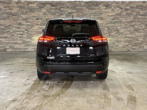 Certified 2025 Nissan Rogue SV image 6