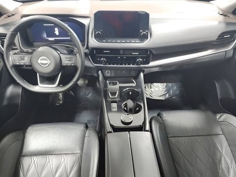 Used 2023 Nissan Rogue Platinum w/ Platinum Premium Package image 2