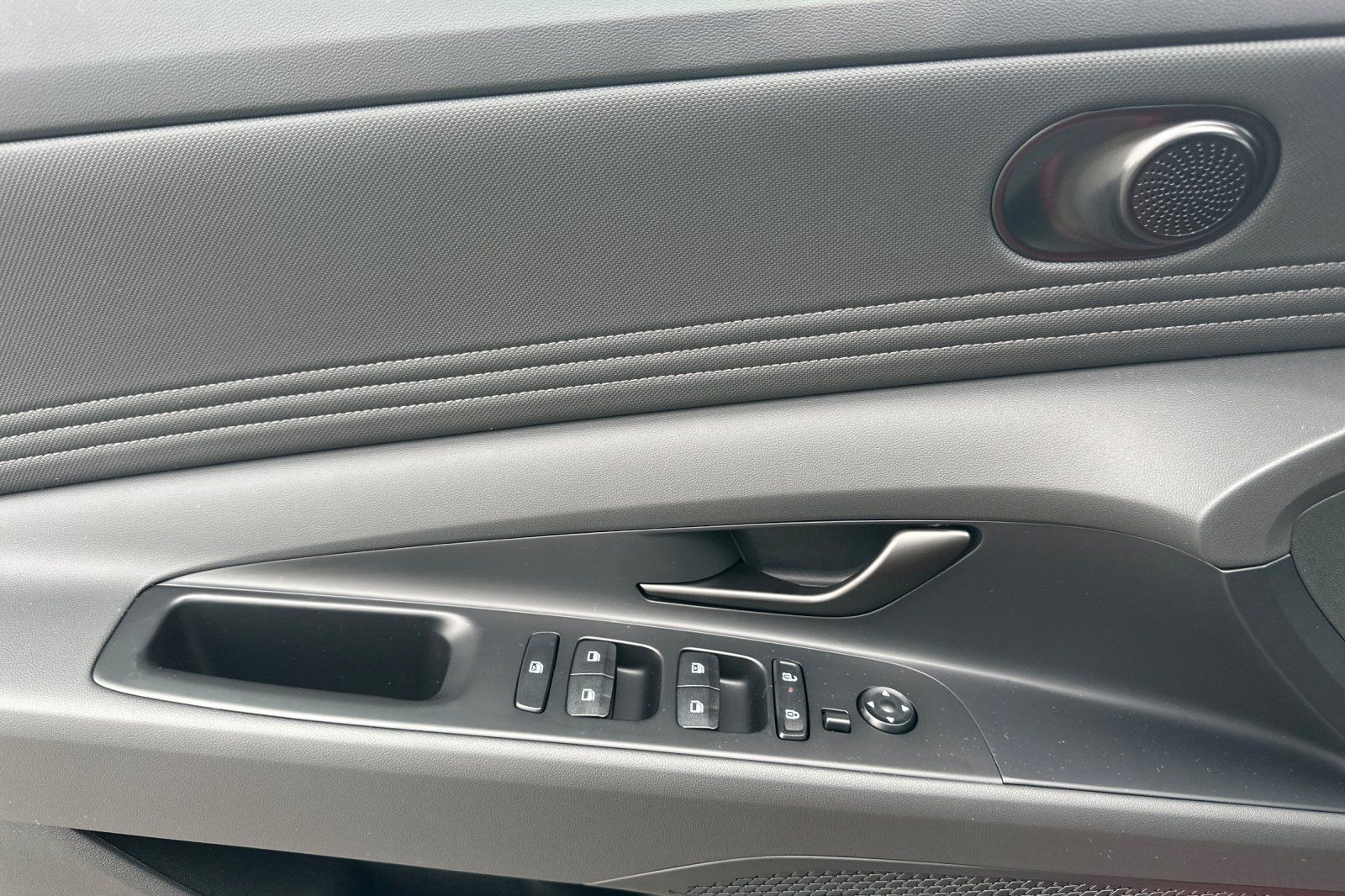 New 2026 Hyundai Elantra SEL FWD image 11