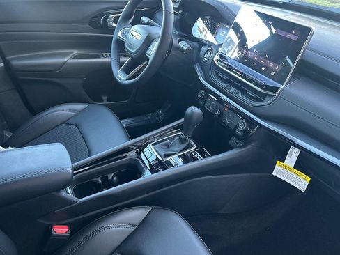 New 2026 Jeep Compass Latitude image 13