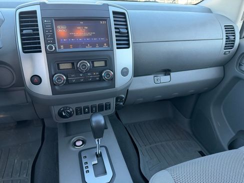 Used 2021 Nissan Frontier SV image 21
