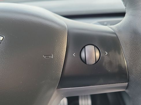 Used 2023 Tesla Model 3 Performance image 8