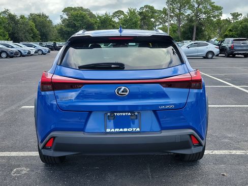Used 2022 Lexus UX 200 w/ Accessory Package (Z2) FWD image 5