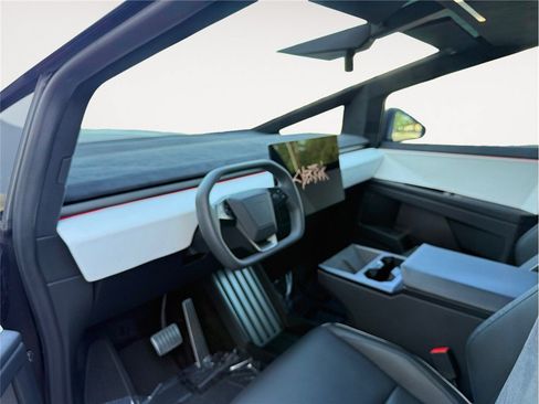 Used 2024 Tesla Cybertruck Cyberbeast AWD/4WD image 9