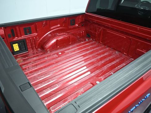 Used 2024 Ford F150 Lightning XLT image 31