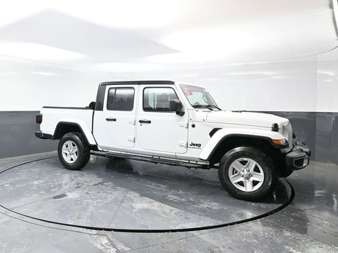 Used 2022 Jeep Gladiator Sport image 5