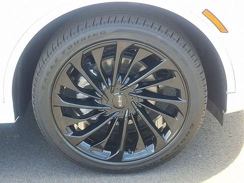 Certified 2026 Lincoln Aviator Reserve AWD/4WD image 28