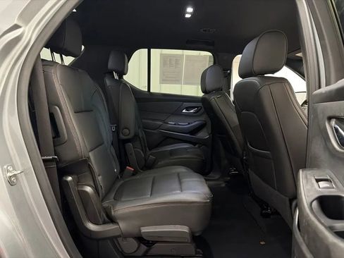 Used 2023 Chevrolet Traverse RS AWD/4WD image 20