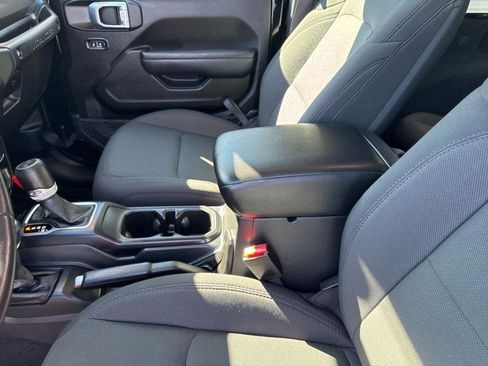 Used 2022 Jeep Wrangler Sport S image 18