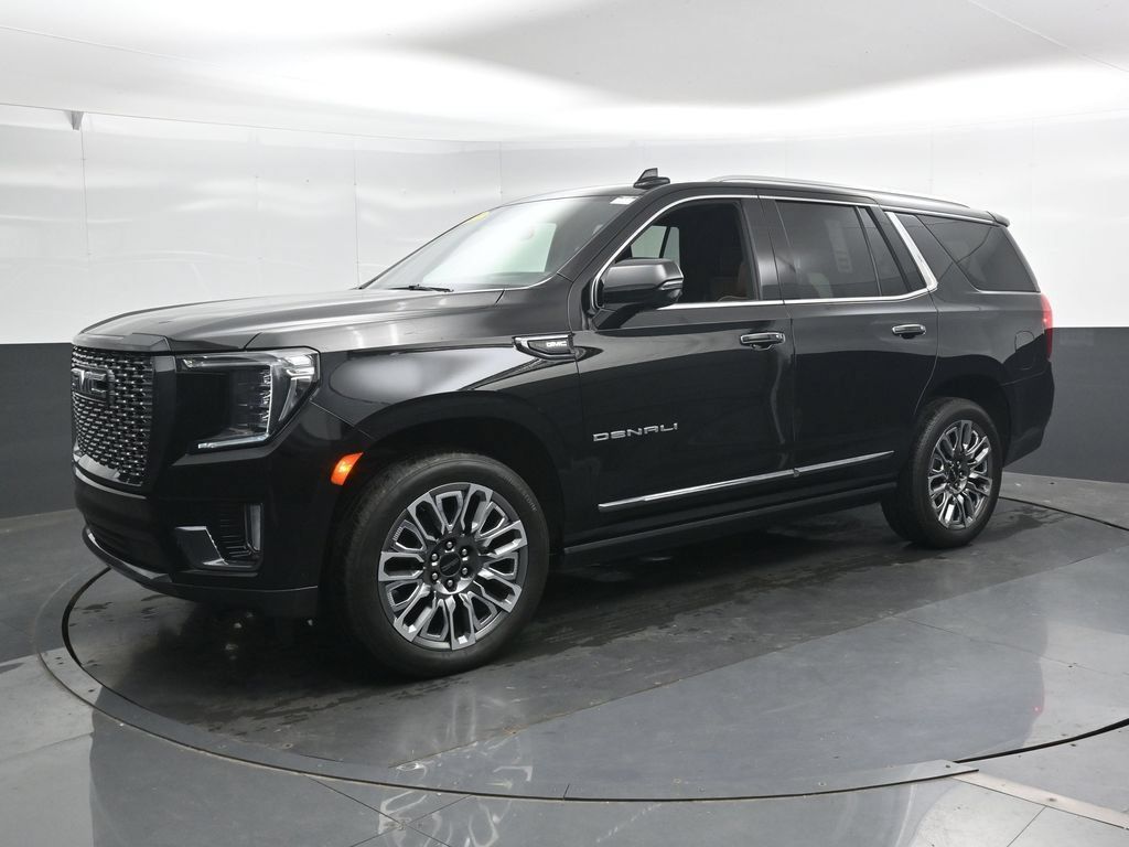 Used 2023 GMC Yukon Denali Ultimate w/ LPO, Floor Liner Package AWD/4WD image 8