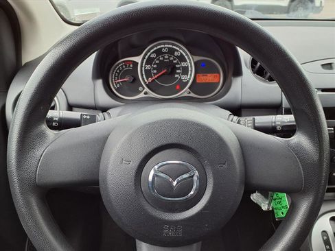 Used 2013 MAZDA MAZDA2 Sport image 11
