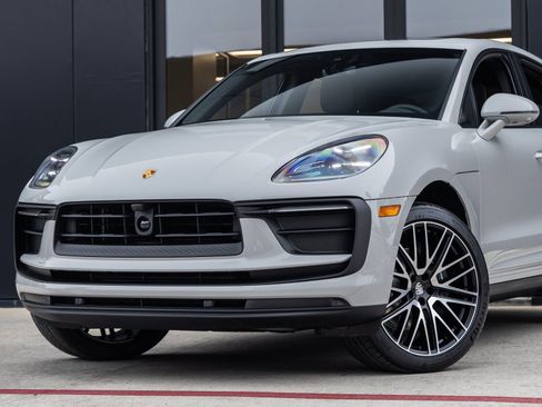 New 2026 Porsche Macan image 7