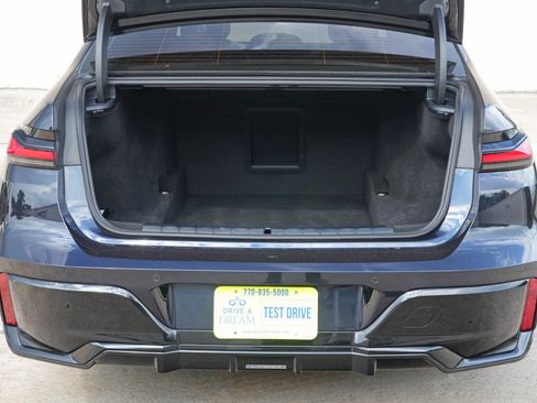 Used 2024 BMW 740i w/ Premium Package 2 RWD image 10