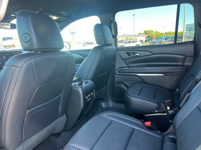 Used 2026 Chevrolet Traverse LT AWD/4WD image 32
