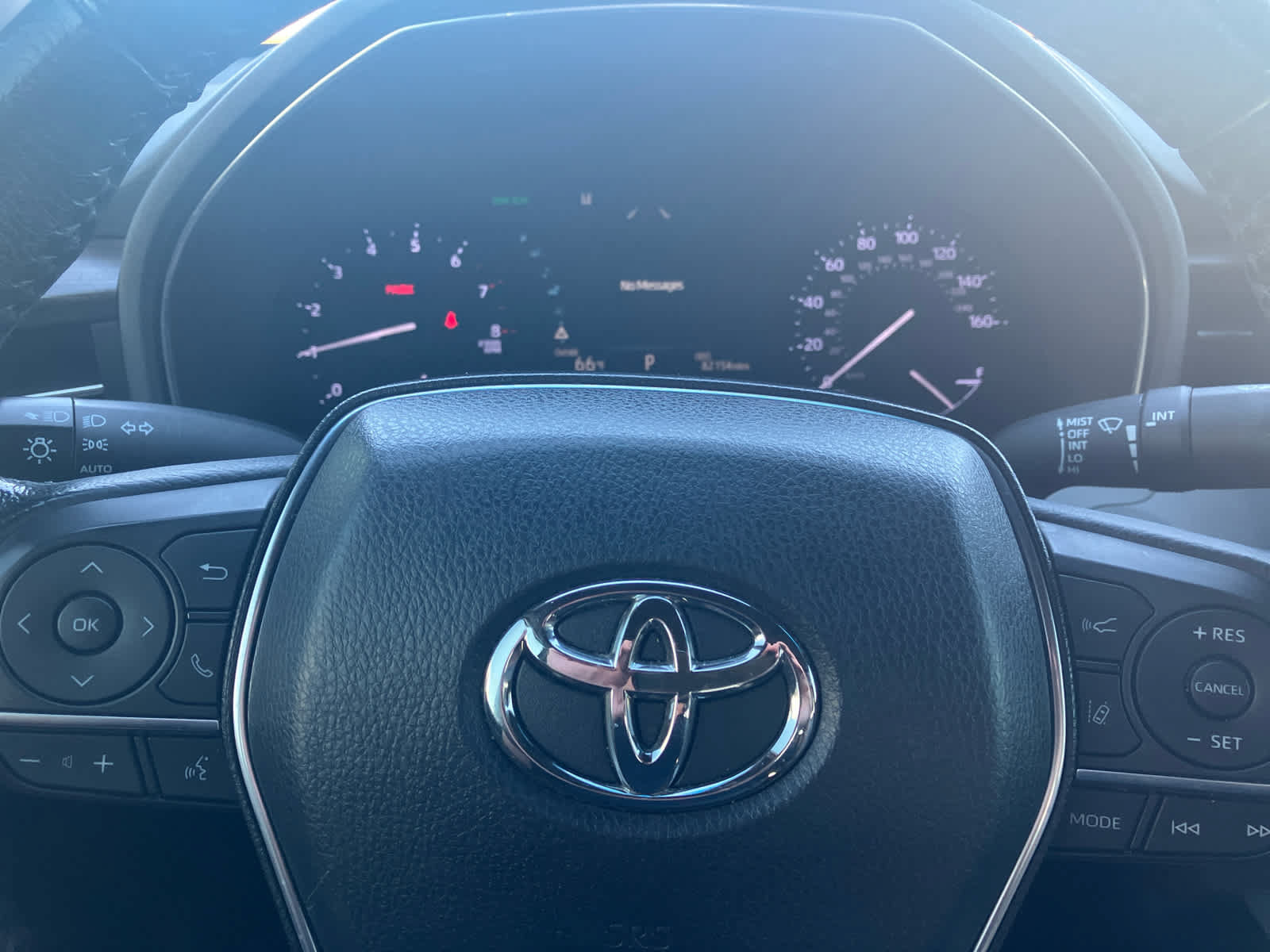 Used 2019 Toyota Avalon XLE w/ Moonroof Package FWD image 16
