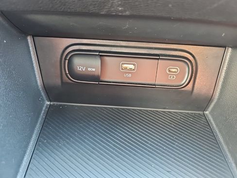 Used 2025 Kia Sportage LX FWD image 38