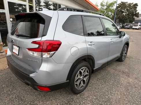 Used 2023 Subaru Forester Premium AWD/4WD image 7