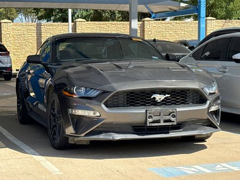 Used 2020 Ford Mustang Premium RWD image 3