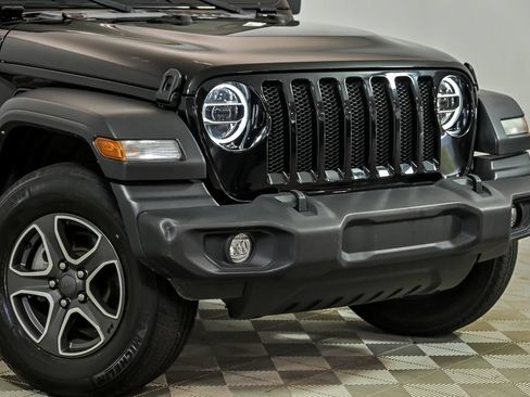 Used 2022 Jeep Wrangler Unlimited Sport AWD/4WD image 2