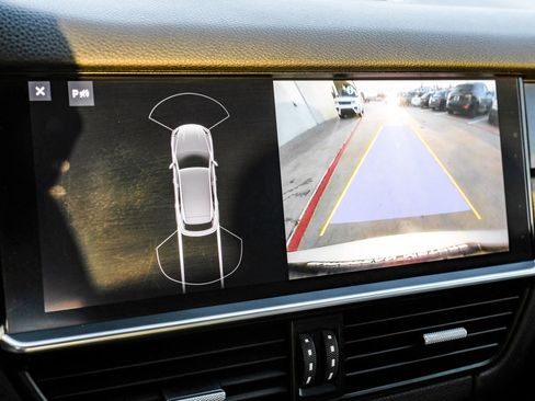 Used 2020 Porsche Cayenne image 21