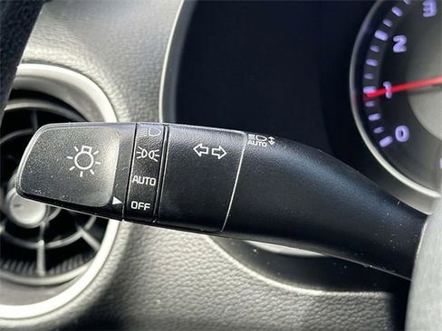 Used 2022 Kia Forte LXS w/ LXS Technology Package FWD image 17