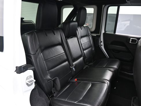 Used 2021 Jeep Wrangler Unlimited Sahara image 14