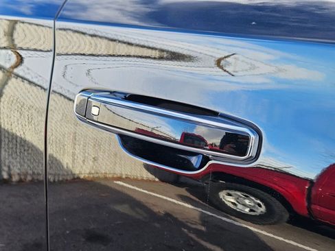 Used 2020 GMC Yukon Denali w/ Open Road Package image 15