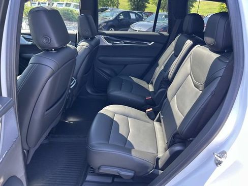 Used 2023 Cadillac XT6 Premium Luxury w/ Technology Package AWD/4WD image 20