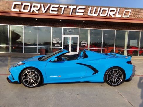 Used 2023 Chevrolet Corvette Stingray Premium Conv w/ Z51 Performance Package RWD image 8