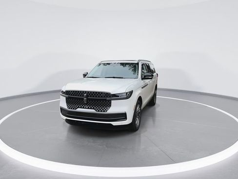 New 2025 Lincoln Navigator L Reserve image 3